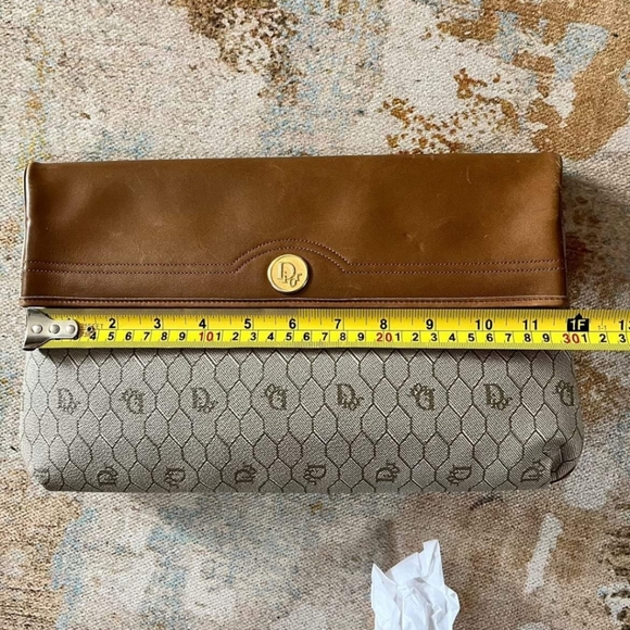 Dior honeycomb clutch - Picture 7 of 10